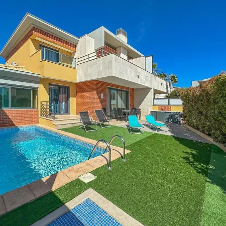 V4, Jardins Branqueira7 Near Beach, Villa