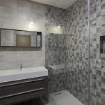 فيلة V4, Jardins Branqueira7 Near Beach,