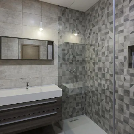 Villa V4, Jardins Branqueira7 Near Beach,