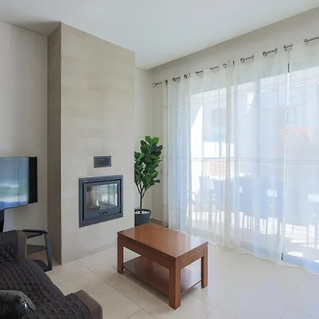 فيلة V4, Jardins Branqueira7 Near Beach,