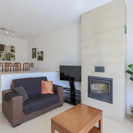 فيلة V4, Jardins Branqueira7 Near Beach,
