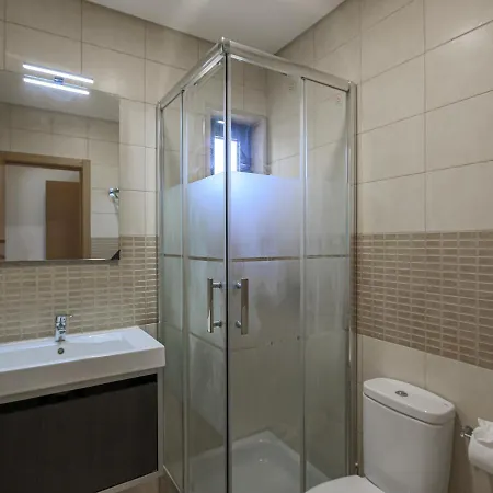 Villa V4, Jardins Branqueira7 Near Beach, *